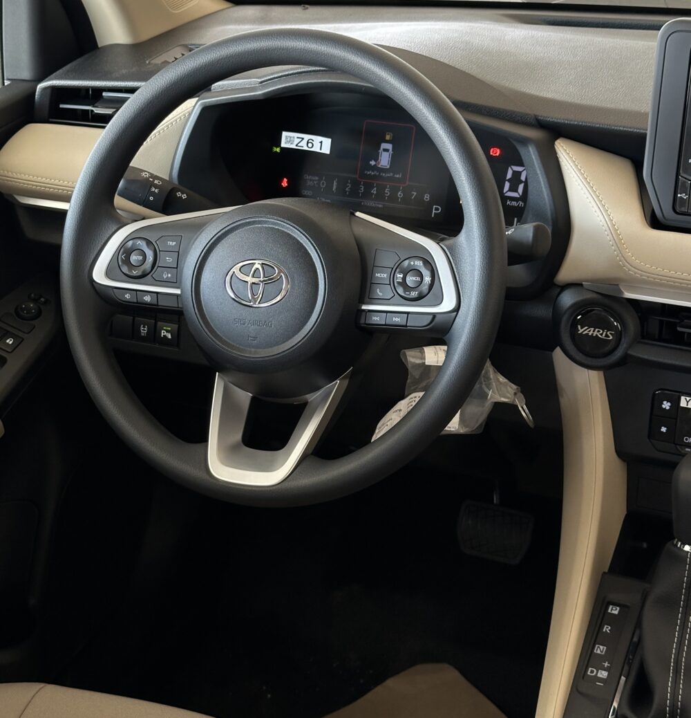 تويوتا يارس واى بلس 2026 أسود