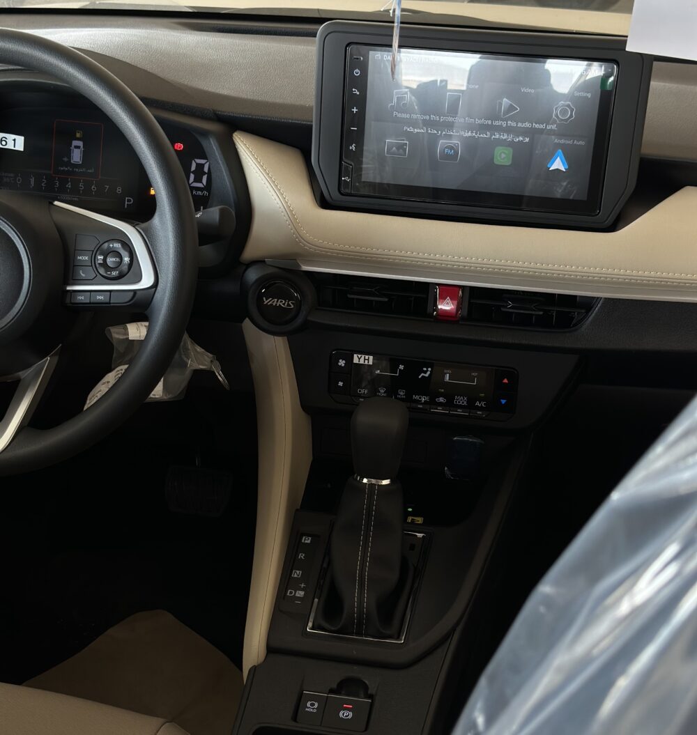 تويوتا يارس واى بلس 2026 أسود