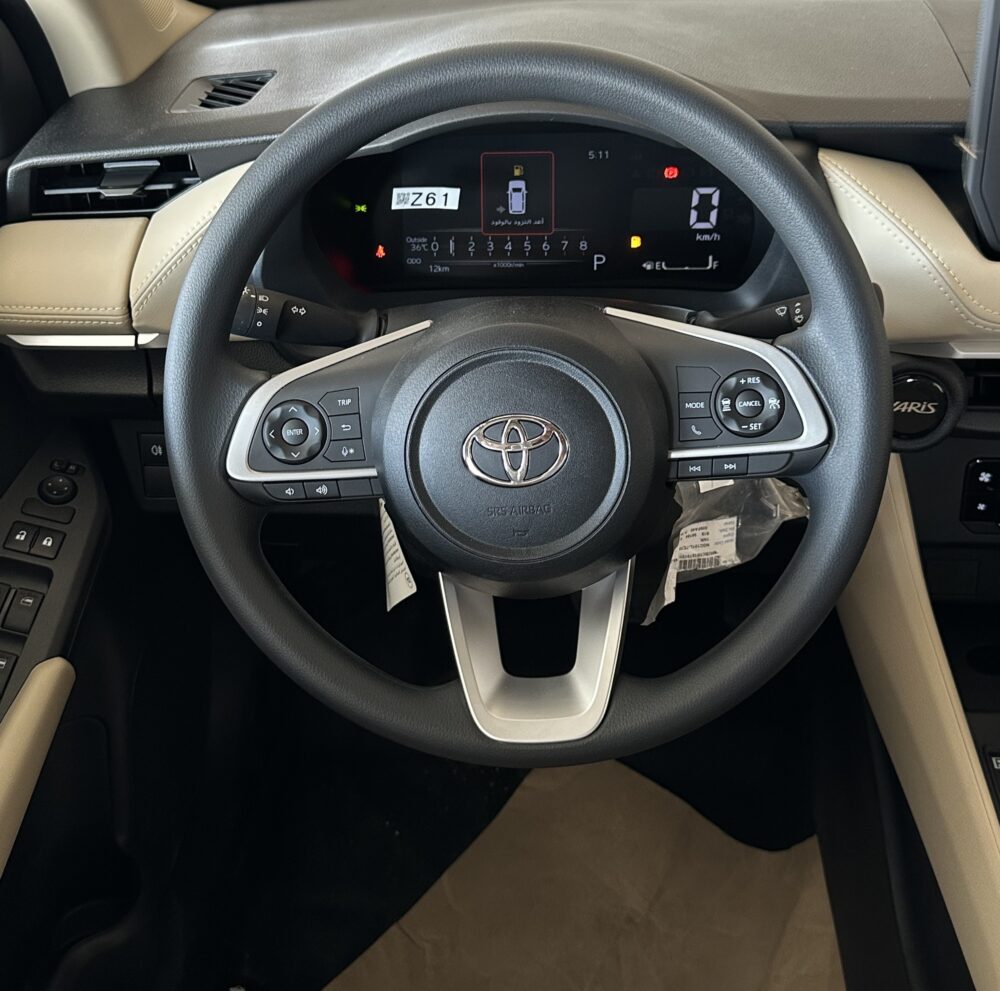 تويوتا يارس واى بلس 2026 أسود