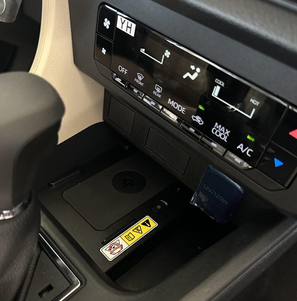 تويوتا يارس واى بلس 2026 أسود