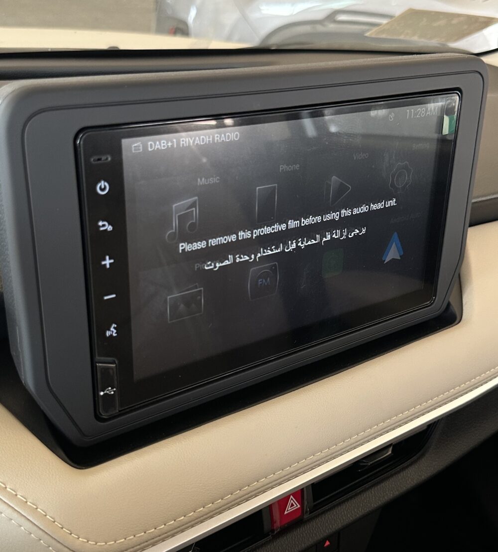 تويوتا يارس واى بلس 2026 أسود