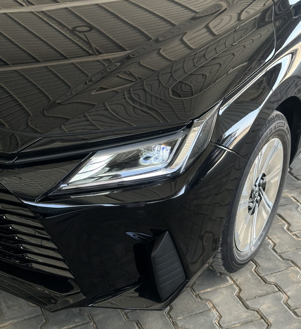 تويوتا يارس واى بلس 2026 أسود