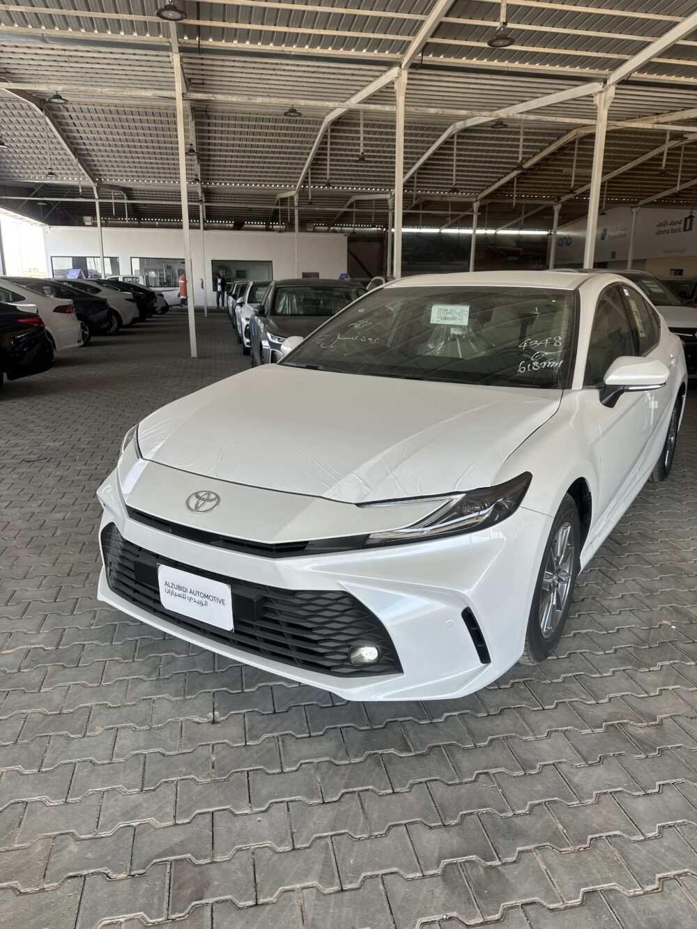 تويوتا كامري ستاندر أبيض 2026