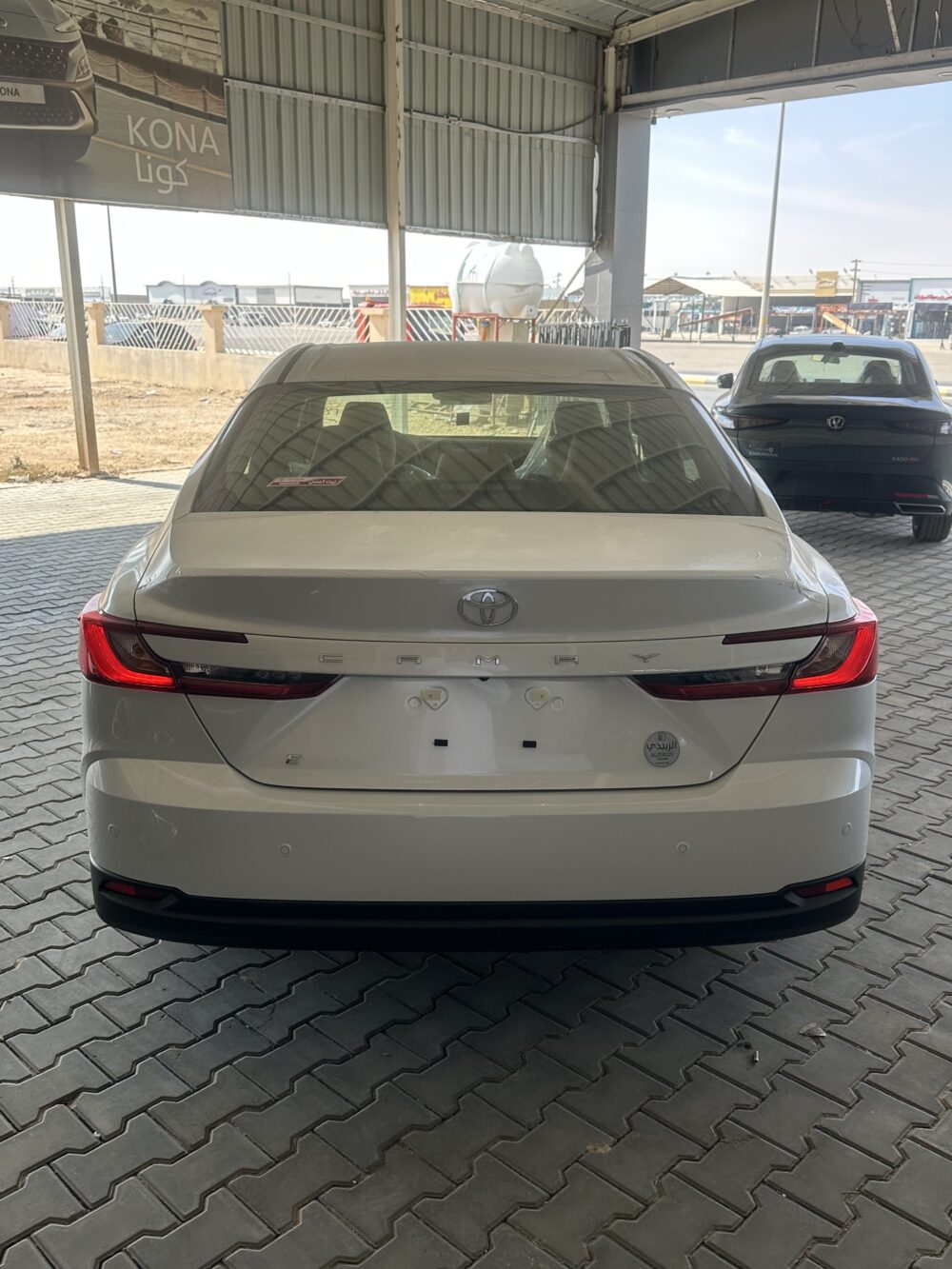 تويوتا كامري ستاندر أبيض 2026