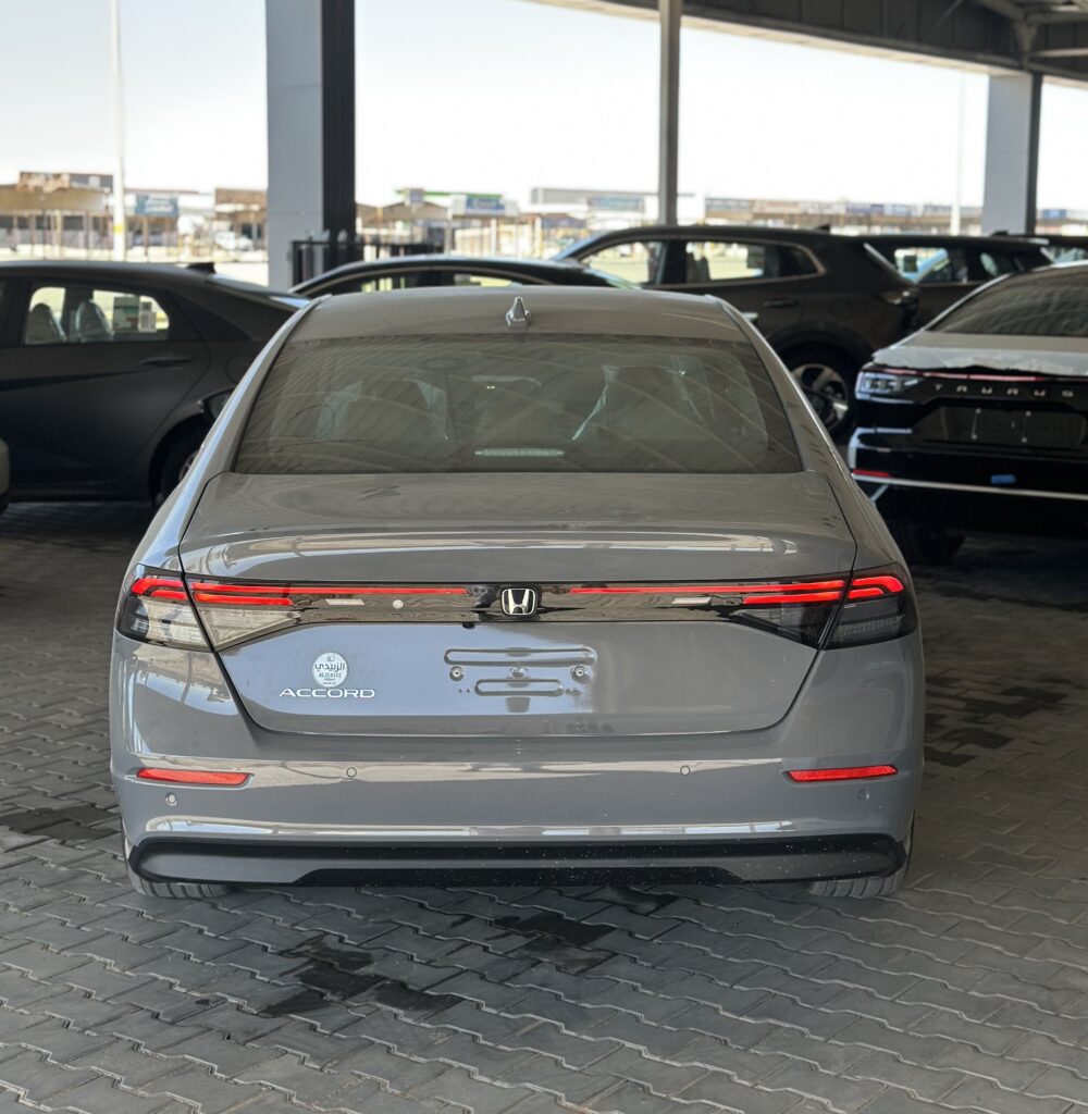 هوندا أكورد نص فل أسمنتى موديل 2025