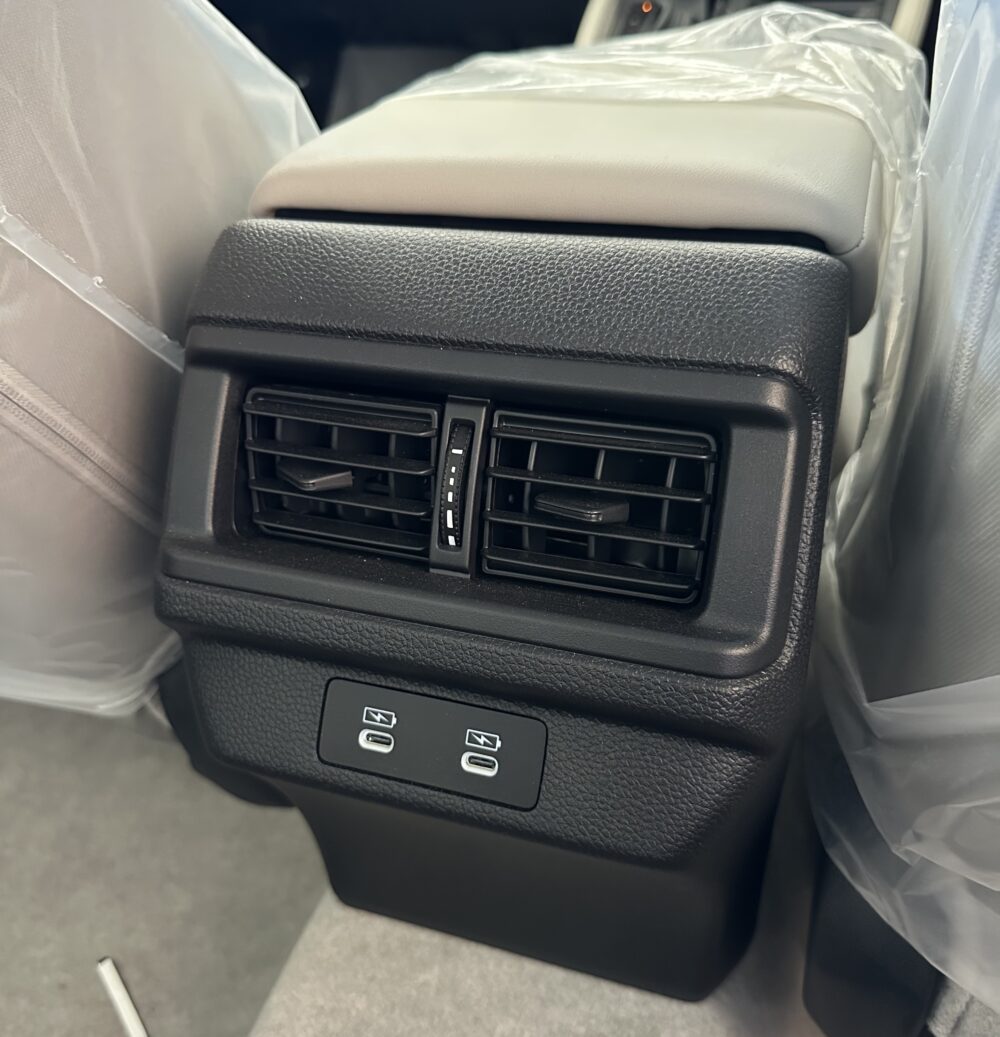 هوندا أكورد نص فل أسمنتى موديل 2025