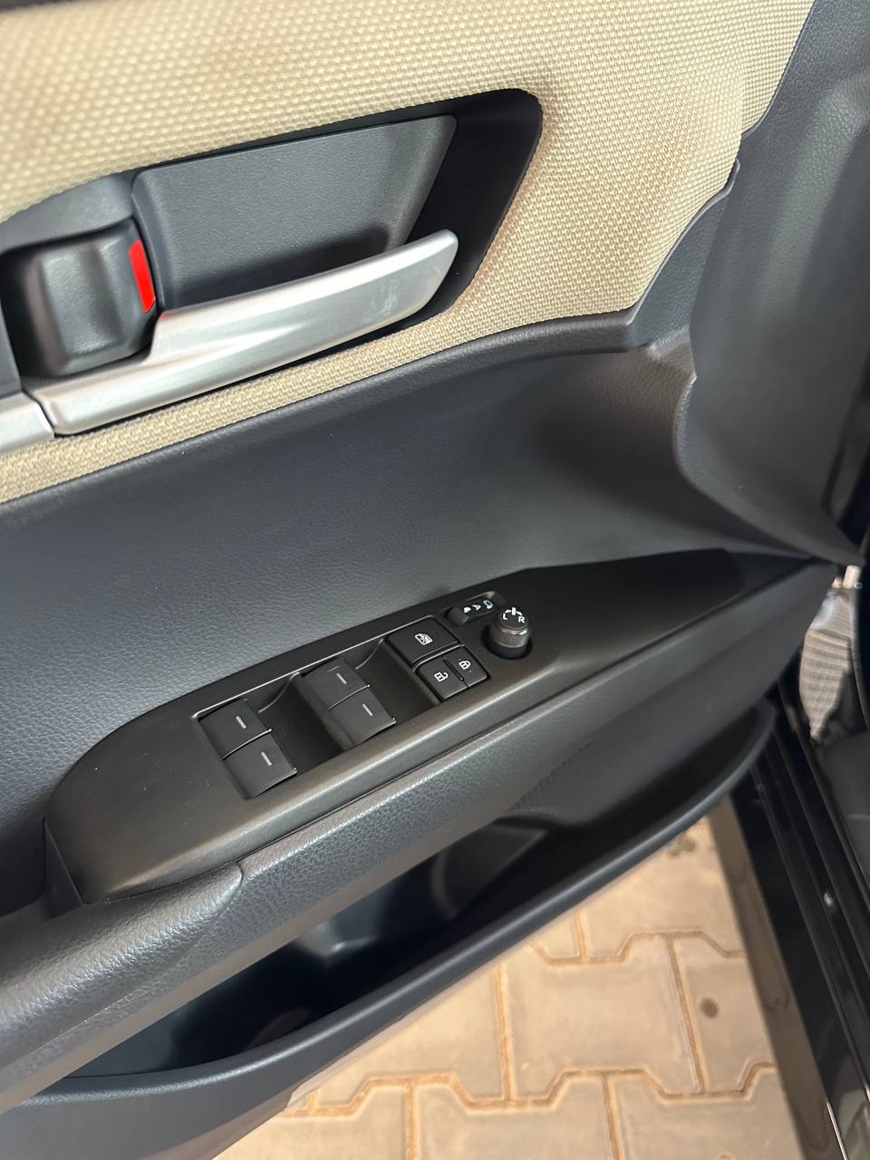 تويوتا كامري ستاندر أبيض 2026