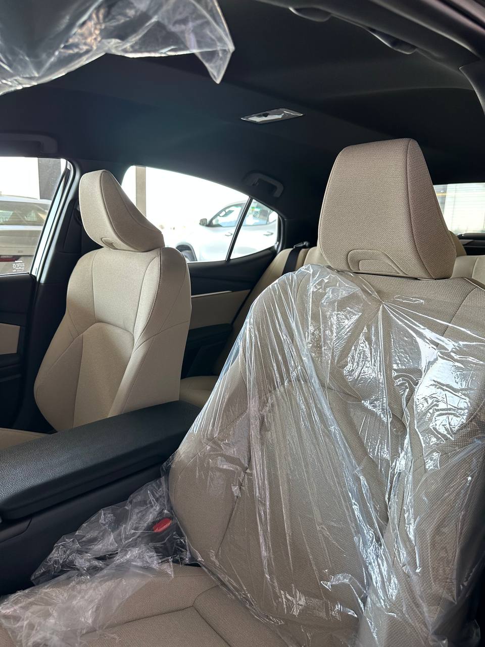 تويوتا كامري ستاندر أبيض 2026