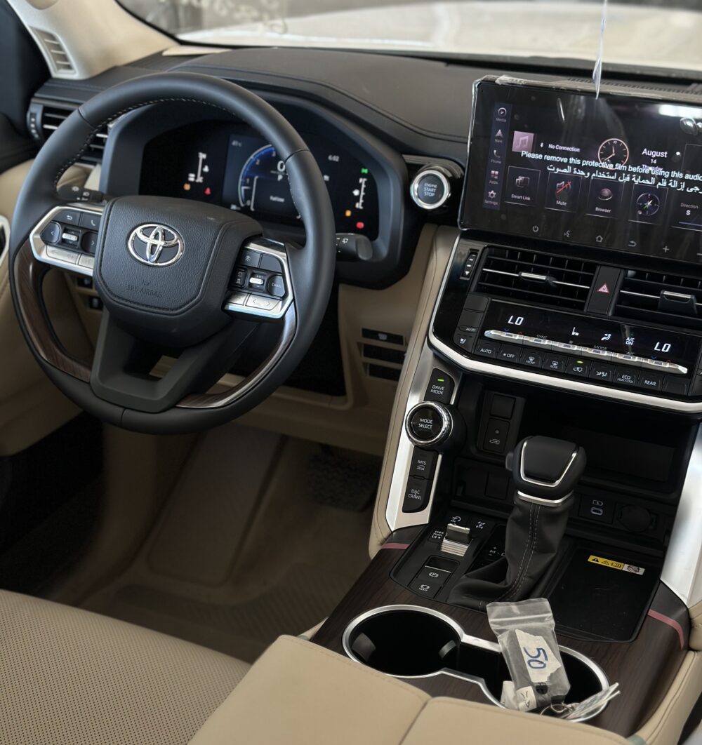 تويوتا لاند كروزر اسود 2026