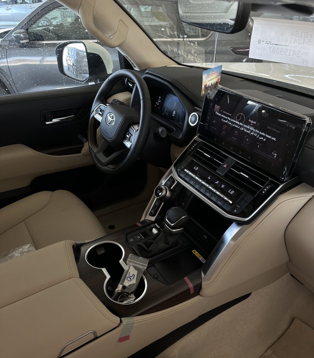 تويوتا لاند كروزر اسود 2026