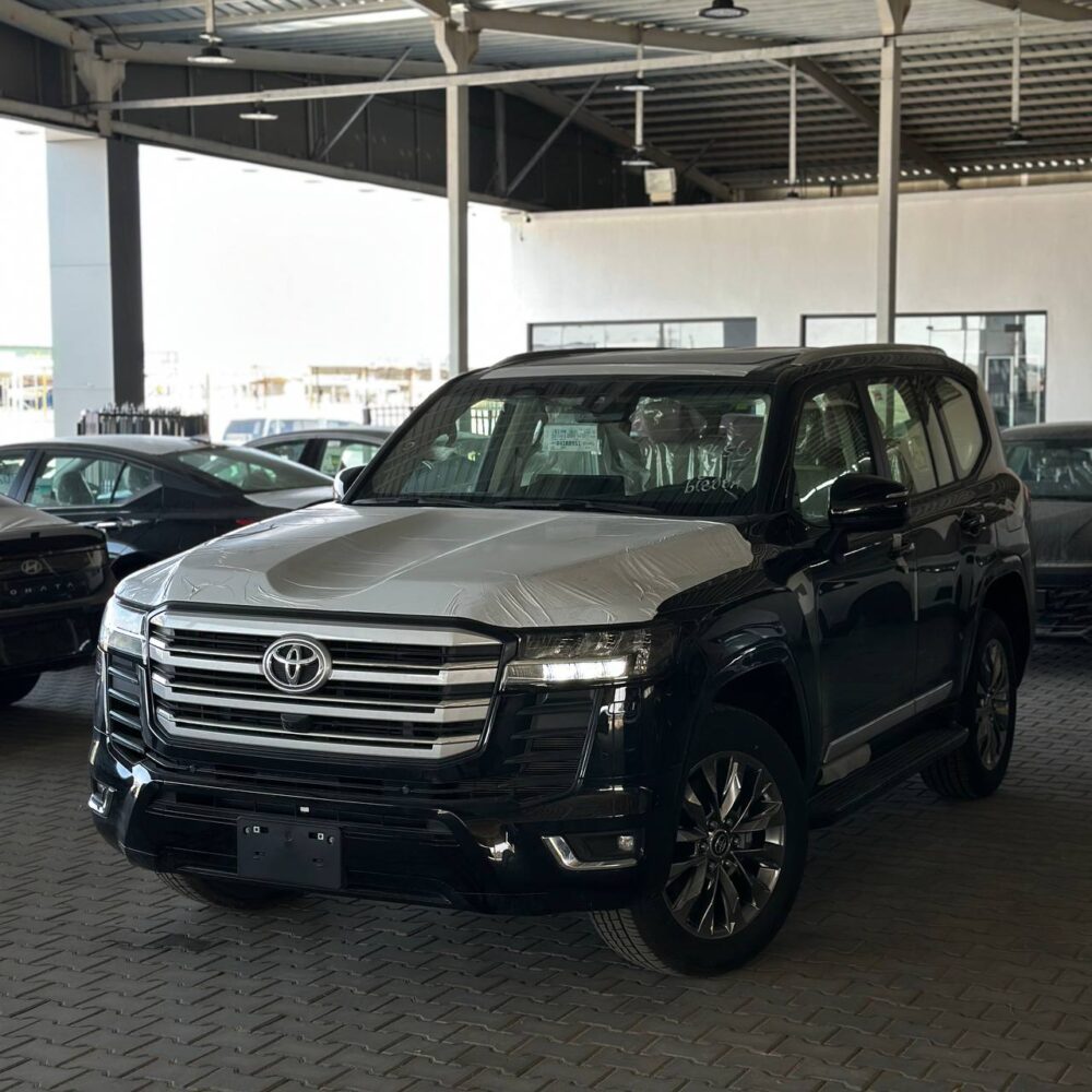 تويوتا لاند كروزر اسود 2026