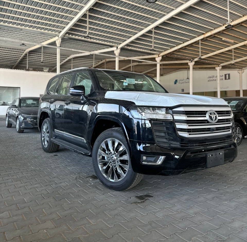 تويوتا لاند كروزر اسود 2026