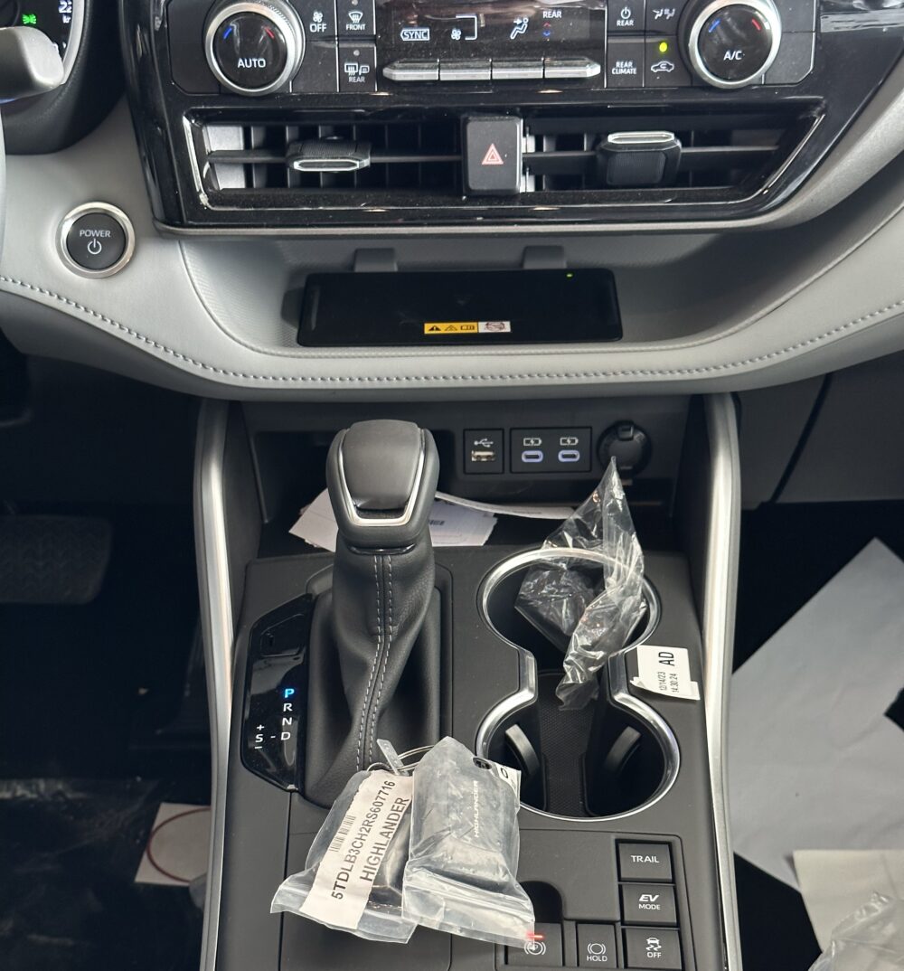 تويوتا هايلاندر GLE هايبرد 2025