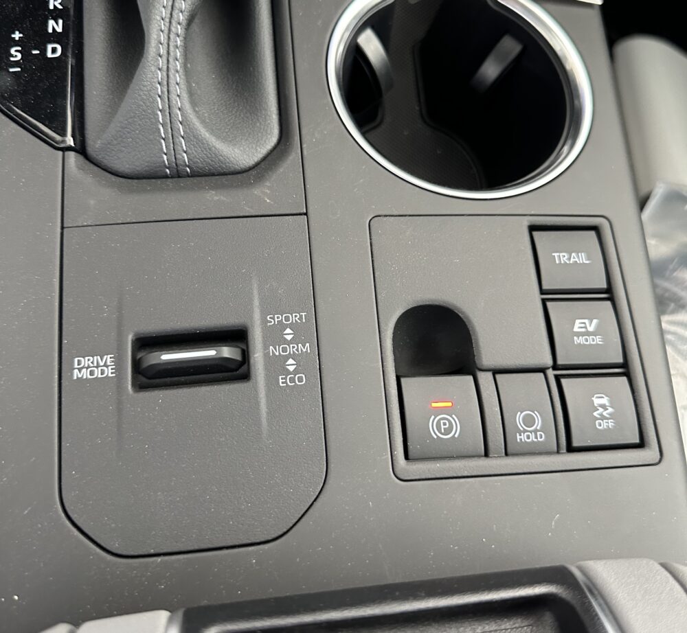 تويوتا هايلاندر GLE هايبرد 2025