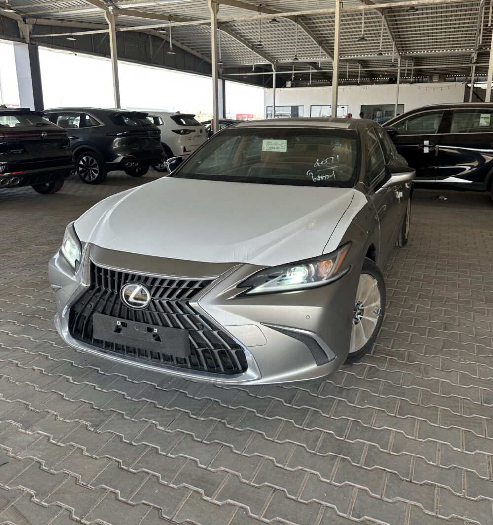 لكزس ES 250 AA  موديل 2025