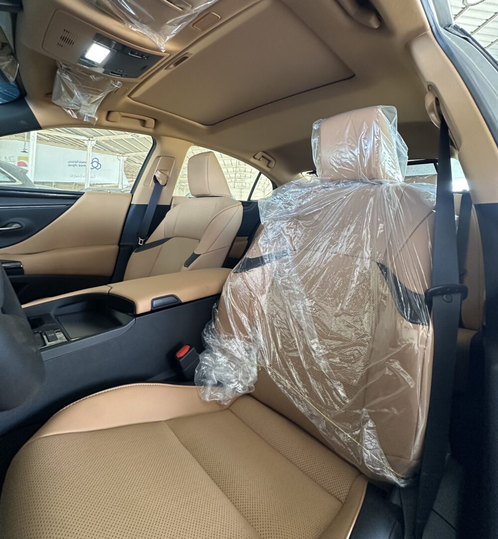 لكزس ES 250 AA  موديل 2025